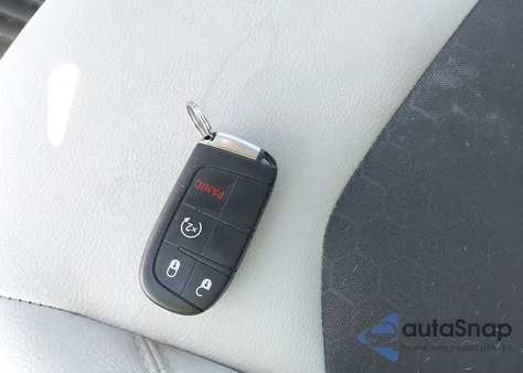 2018 Jeep Compass Latitude 4X4 из США, поврежденный, VIN 3C4NJDBB6JT192392